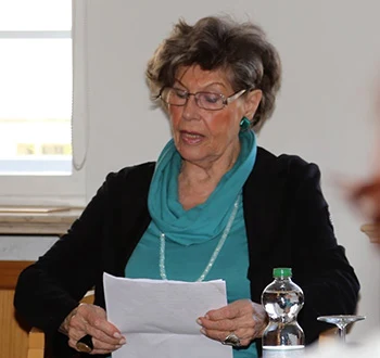 Brigitte Halenta bei einer Lesung